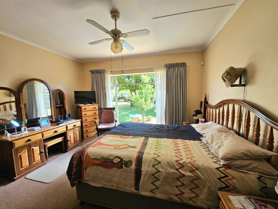 5 Bedroom Property for Sale in Miederpark North West